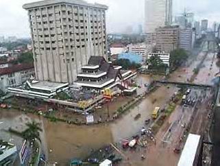 Gubernur Fauzi Bowo - Itu Hanya Genangan, Bukan Banjir